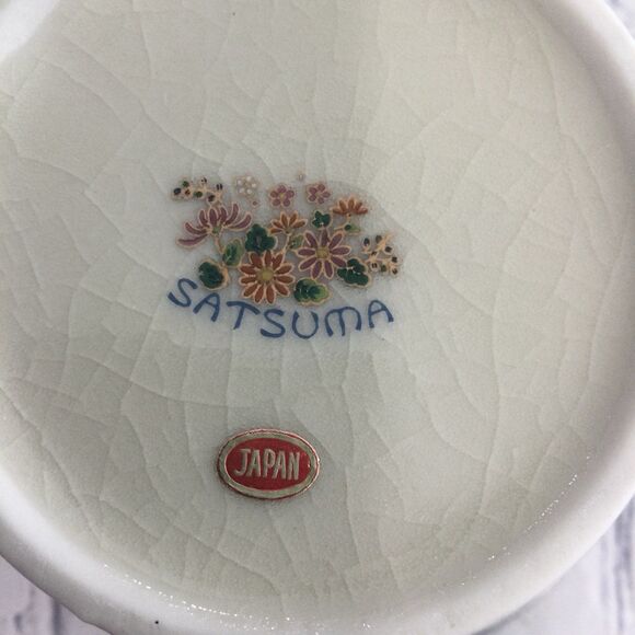 Vintage Satsuma Ginger Jar Peacock Floral Design with Crackle Glaze Finish. - Picture 9 of 9